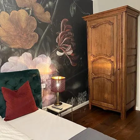 Apartment Geschmackvolles Mitten In Dusseldorf